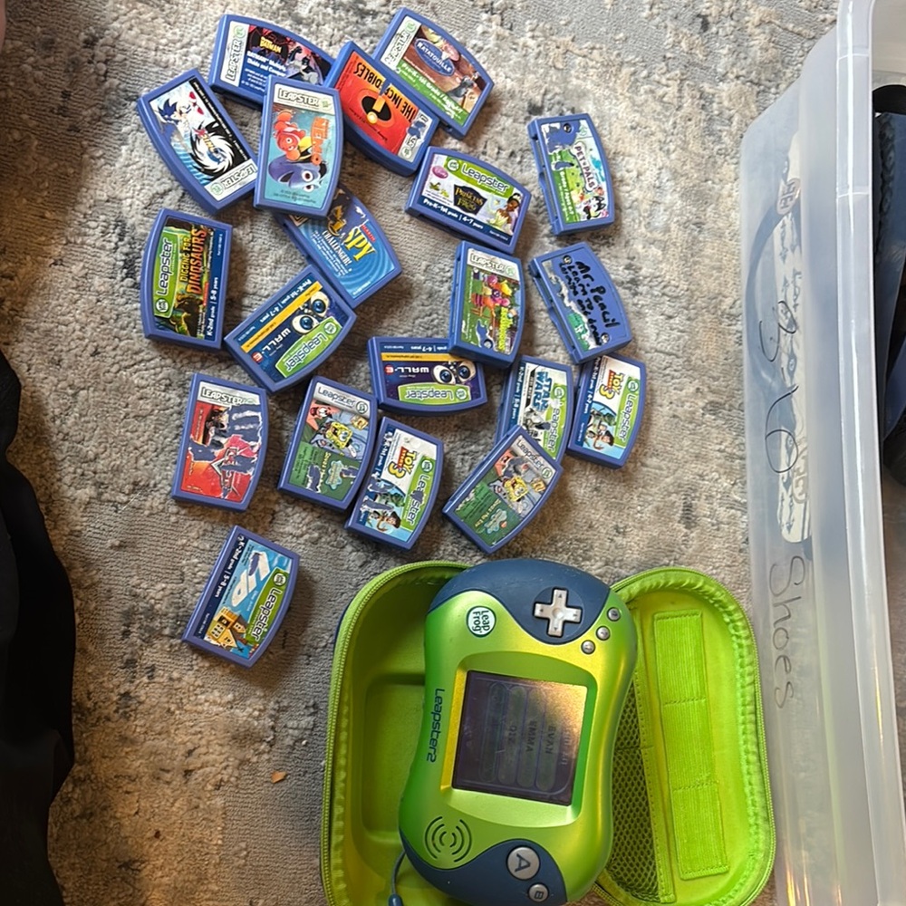 Leapster 2 Handheld Gaming Console and games